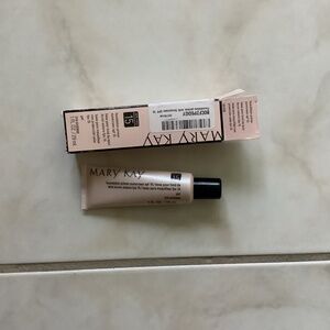 Mary Kay foundation primer